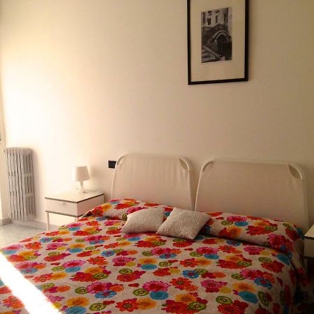 Top Suit Uno - Guest House Brugherio Habitación foto