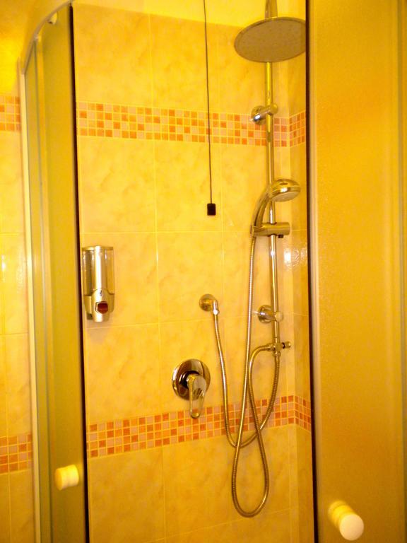 Top Suit Uno - Guest House Brugherio Exterior foto